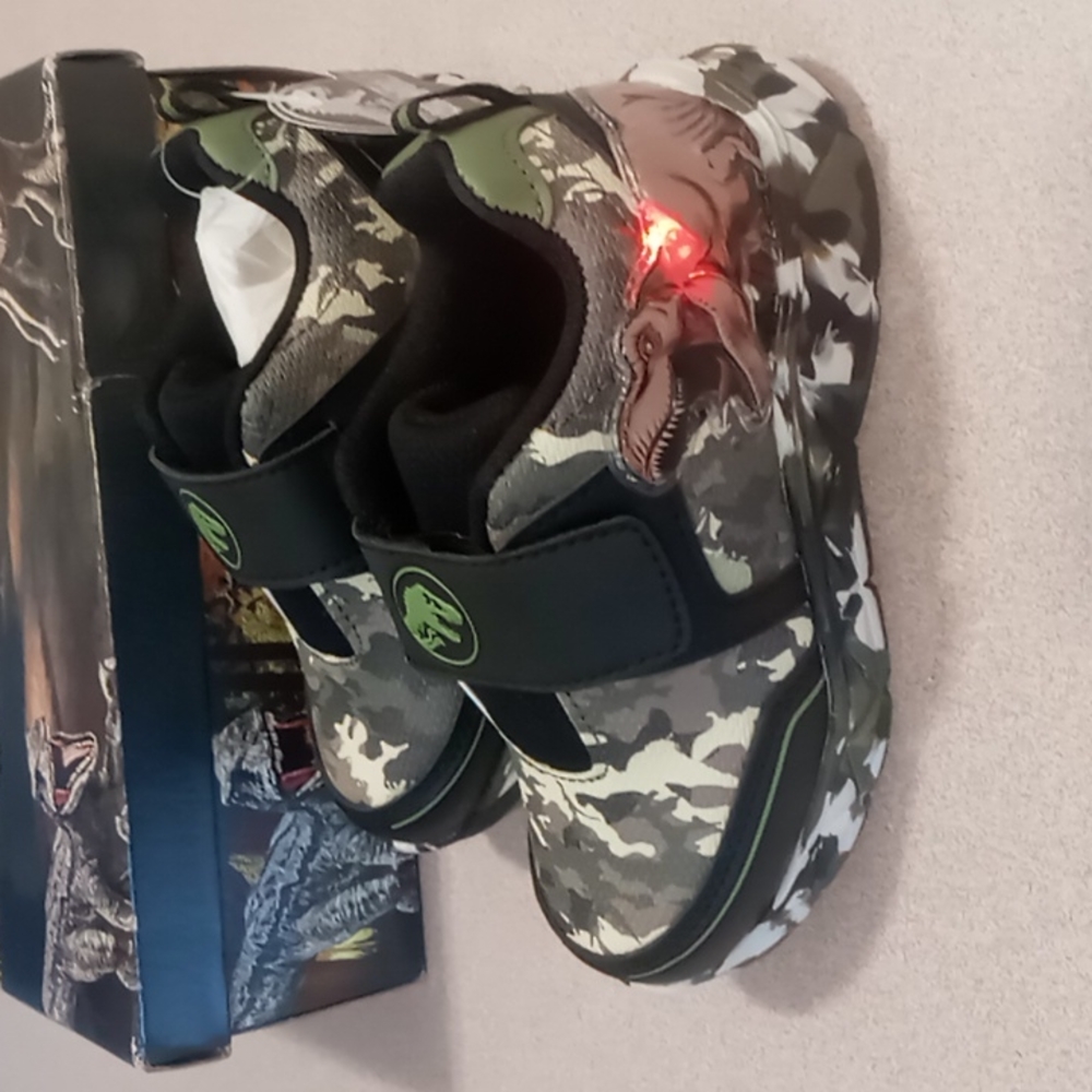 Jurassic World Lighted Athletic Sneaker new in box size 10 Toddler